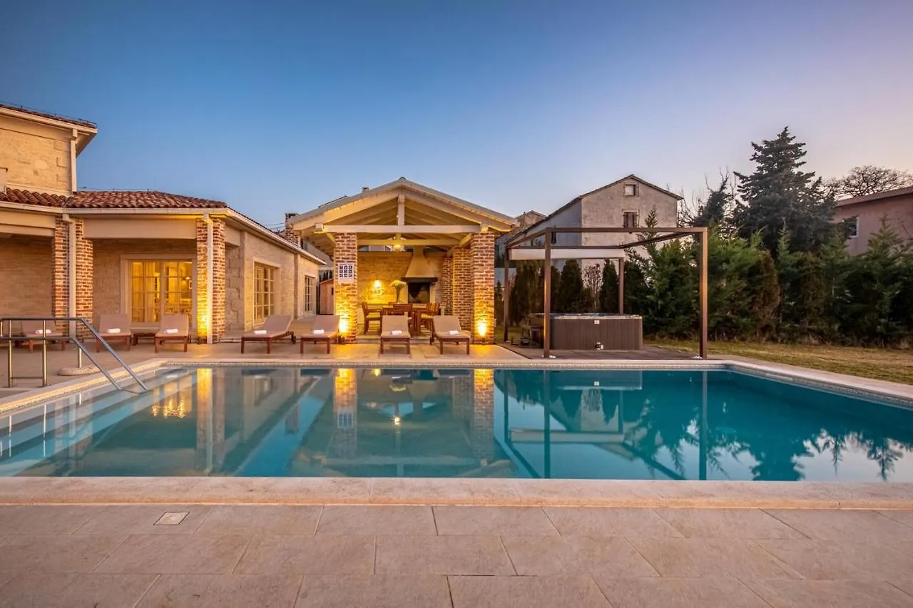Villa Star